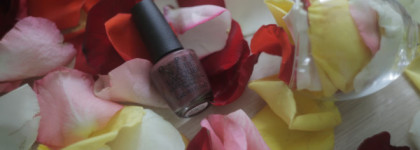 Такой особенный OPI Nail Lacquer NL A63 OPI Scores a goal