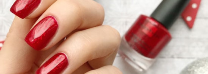 Каждый год 31 декабря...Я крашу ногти в красный цвет