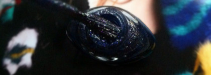 Песчаная буря посреди звездной ночи с лаком "Midnight dress" 31086 от NailLook