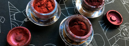 Песнь пламени с пигментами Sigil Inspired от Тамми Тануки в оттенках "Стражница заката", "Укрощающая лаву", "Огненная танцовщица" и "Деляга"