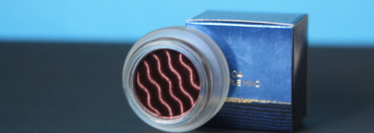 Магнитные тени - Рассыпчатые тени с эффектом «металлик» Kiko Magnetic Eyeshadow 04 Purple Mind