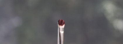 Магнитные тени - Рассыпчатые тени с эффектом «металлик» Kiko Magnetic Eyeshadow 04 Purple Mind