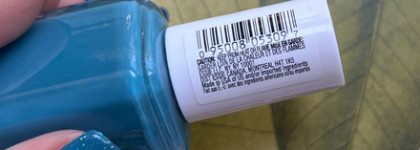 Тиловый лак от Essie Nail Lacquer - новинка в оттенке Revenge's a beach