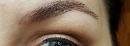 Тушь для бровей L'Oreal Brow Artist Plumper в оттенке  04 Dark brunette