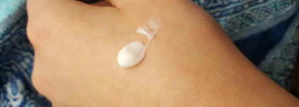 Нежные руки с  Hand and Nail Cream Rêve de Miel от Nuxe