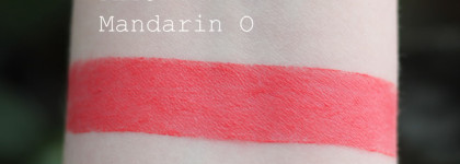 MAC Powder Kiss Lipstick в оттенке 308 Mandarin O