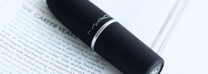 MAC Powder Kiss Lipstick в оттенке 308 Mandarin O