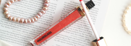 Новинка Hourglass: блеск для губ Unreal Unreal High Shine Lip Gloss в оттенке Solar