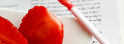 Новинка Hourglass: блеск для губ Unreal Unreal High Shine Lip Gloss в оттенке Solar