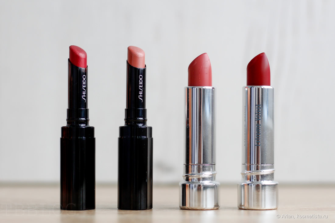 Помады Shiseido Veiled Rouge и Zelens Extreme Velvet в оттенках RD707, BE301 и Nude Plum, Merlot соответственно