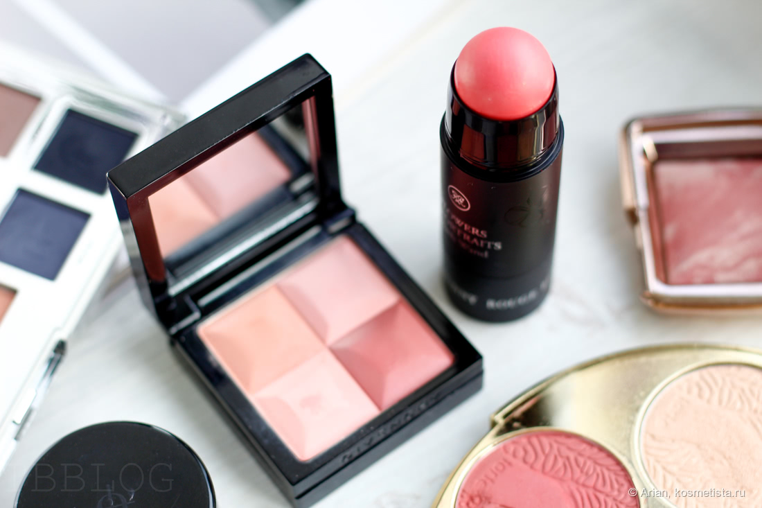 Givenchy Le Prisme Blush (2) и Rouge Bunny Rouge Blush Wand (Rossetti)