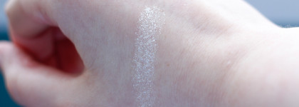 Топпер, притворившийся хайлайтером: Kat Von D Alchemist Holographic Transformer