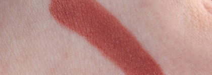 Помада от Джессики Альбы: Honest Beauty Marsala Lip Crayon