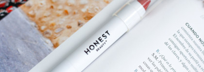 Помада от Джессики Альбы: Honest Beauty Marsala Lip Crayon