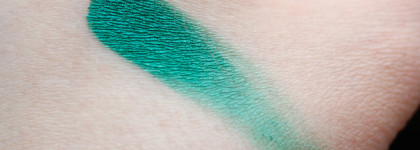 О волнах с любовью: коллекция мятных и бирюзовых продуктов для макияжа глаз