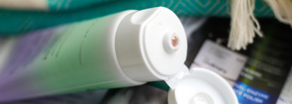 Меняющая цвет маска для сияния кожи Farmacy Bright On Massage Activated Vitamin C Mask