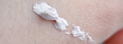 Меняющая цвет маска для сияния кожи Farmacy Bright On Massage Activated Vitamin C Mask