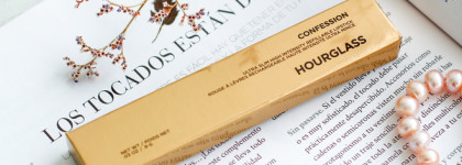 Роскошь как она есть: помада Hourglass Confession™ Ultra Slim High Intensity Refillable Lipstick в оттенке Let Me