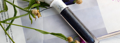 Блеск в стиле нуар: Jeffree Star Cosmetics The Gloss Six Feet Under