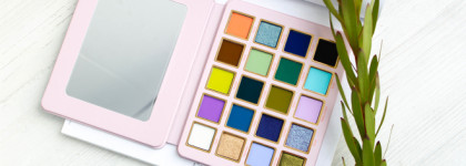 Палетка для свободы творчества: Cosmic Brushes Serenity 20 Colour Palette