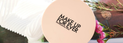 Кукольное лицо с пудрой Make Up For Ever Twist & Light в оттенке 1.0 Clair / Light