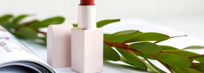 Что крутого в люксе: Rose Inc Satin Lip Color Enigmatic