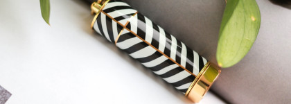 Красная помада года: Carolina Herrera Matte Lipstick в оттенке 410 Red Alegria