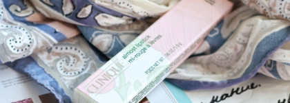 Та самая спорная бальзамная помада: Clinique Almost Lipstick в оттенке 06 Black Honey