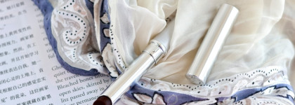 Та самая спорная бальзамная помада: Clinique Almost Lipstick в оттенке 06 Black Honey