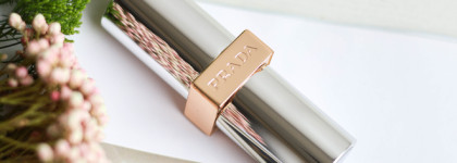 Моя самая дорогая помада: Prada Beauty Monochrome Hyper Matte Lipstick в оттенке B01 Argile