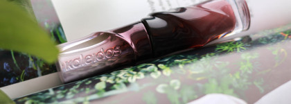 Лучшая формула блеска: Kaleidos Untamed Glow Glossy Lip Glaze в нюдовом оттенке 101 Last Smoke