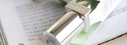 Лучшая помада на осень: Prada Beauty Monochrome Soft Matte Lipstick в оттенке B105 Tonka