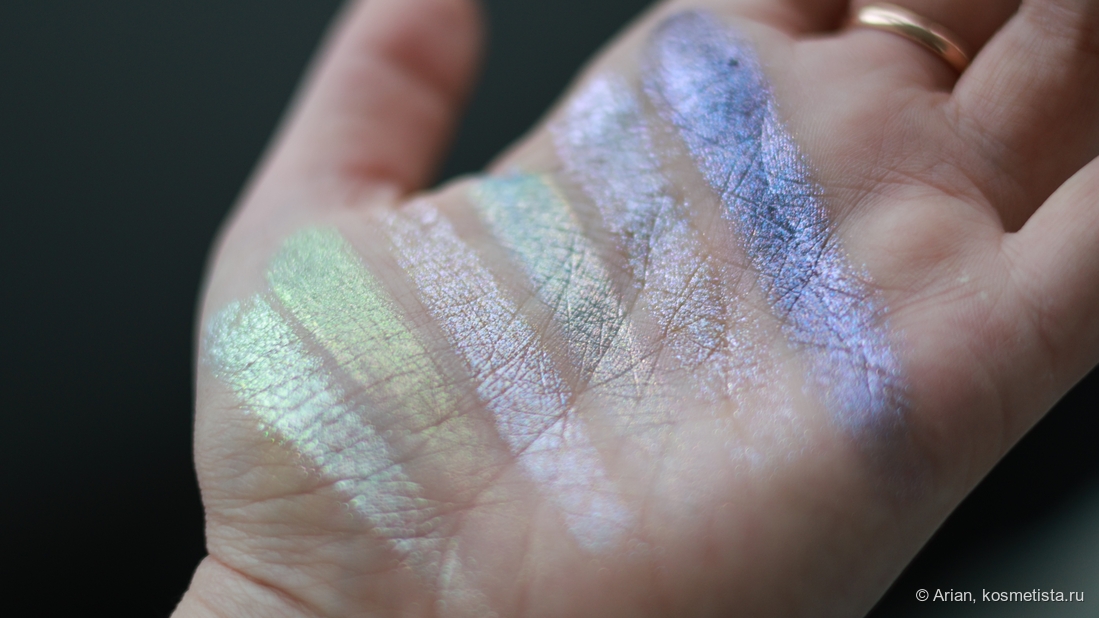 Свотчи сверкающих оттенков палетки (слева направо): Arctic Wolf - Alpha Moon - Majestic Moon - Winter Howl - Moonlight Prowl - Nightfall