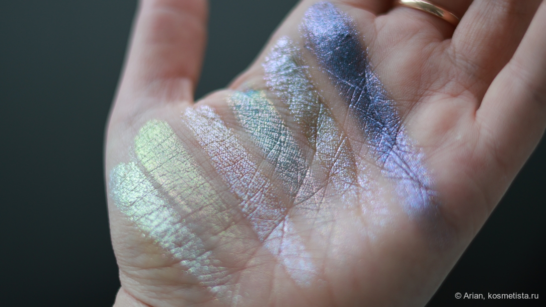 Свотчи сверкающих оттенков палетки (слева направо): Arctic Wolf - Alpha Moon - Majestic Moon - Winter Howl - Moonlight Prowl - Nightfall