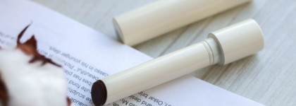 Мой самый дорогой бальзам для губ: Victoria Beckham Beauty Posh Balm в оттенке Cassis