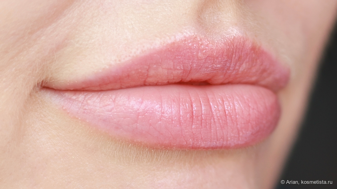 На губах такой бальзам почти не заметен