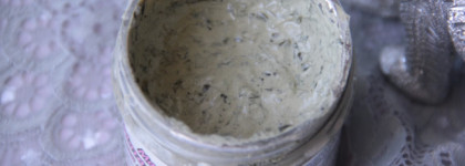 Мятная свежесть: очищающая "Мегамятная маска"  Mask Of Magnaminty  от Lush,  маска "Мята-размята" от Meela Meelo