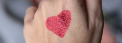 Праздник к нам приходит: Lime Crime Metallic Velvetines в оттенке Red Hot