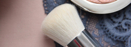 Завораживающий хайлайтер Diorskin Nude Air Luminizer 002 Holo Gold