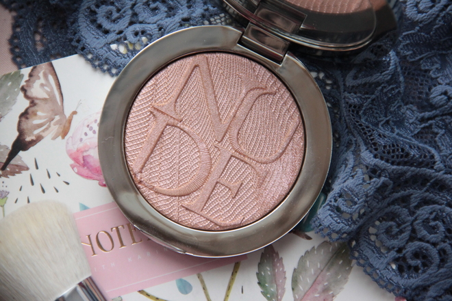 Завораживающий хайлайтер Diorskin Nude Air Luminizer 002 Holo Gold