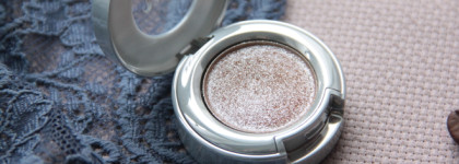 Urban Decay Moodust Eyeshadow  Space cowboy