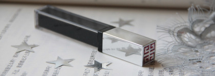 Спорный Givenchy Gloss Revelateur #2 Noir Revelateur