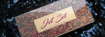 Сверкает снаружи, сияет внутри. Палетка теней Lavelle Collection Jet Set 14 Eyeshadow 01 Posh