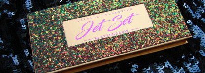 Сверкает снаружи, сияет внутри. Палетка теней Lavelle Collection Jet Set 14 Eyeshadow 01 Posh