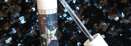 Блеск межгалактического пространства, заключённый во флакон. Топпер для век с эффектом металлик Lottie London Eye Foil в оттенке Fire