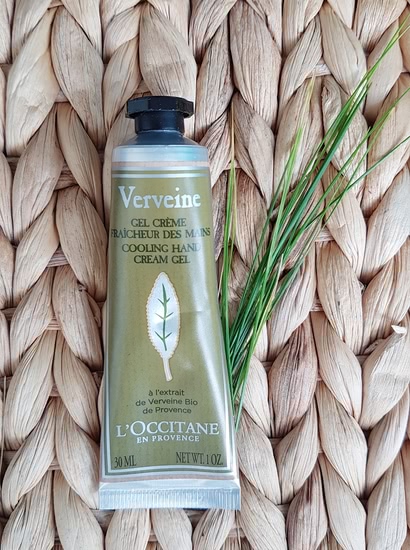 Мои маленькие помощники в борьбе за мягкие руки от L'occitane