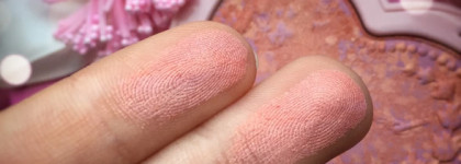 Весенняя бомба. Too Faced Love Flush Long-Lasting 16-Hour Blush в оттенке Funfetti