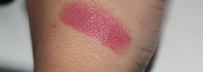 Бюджетные помады на каждый день Essence Longlasting Lipstick