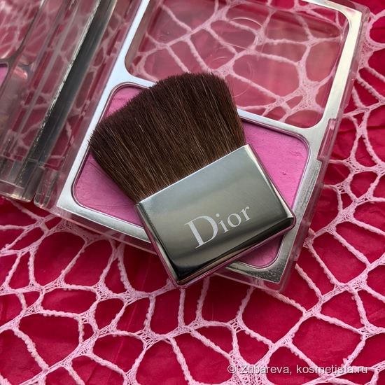 Румяна Dior Rosy Glow в оттенке 001 Petal. Недоразумение в мире румян