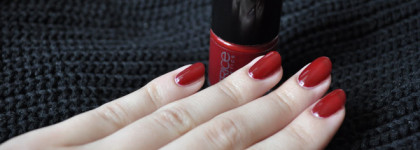 Благородный темно-красный Catrice Ultimate Nail Lacquer 17 Caught On The Red Carpet